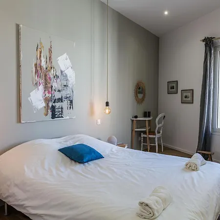 Bord De Mer, Magnifique De 150m2 Avec Jardin * Marseille