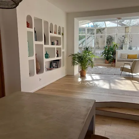 Apartment Bord De Mer, Magnifique De 150m2 Avec Jardin *